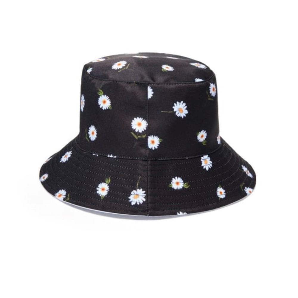New Alice + Olivia by Stacey Bendet Reversible Daisy Print Bucket Hat